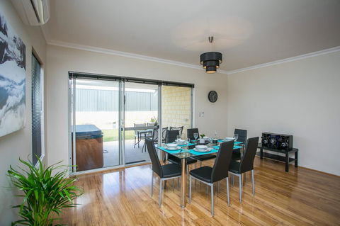 Indian Ocean Retreat - Accommodation Nelson Bay 3