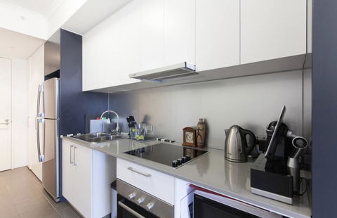 Perth Luxury City Apartment- Free Parking - Accommodation Nelson Bay 3