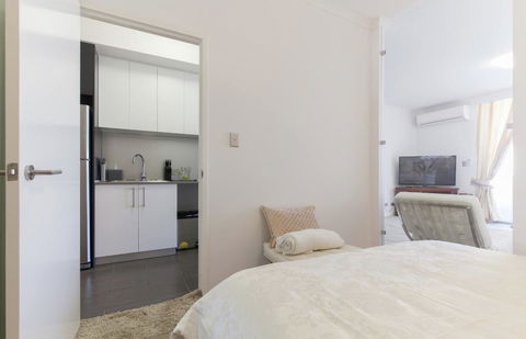 Perth Luxury City Apartment- Free Parking - Accommodation Nelson Bay 8