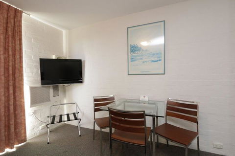 Atrium Hotel Mandurah - Accommodation Nelson Bay 2