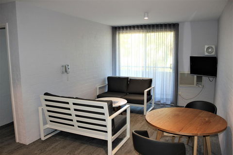 Atrium Hotel Mandurah - Accommodation Nelson Bay 4