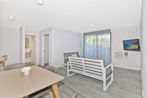 Atrium Hotel Mandurah - Accommodation Nelson Bay 25