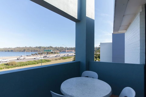 Riverside - Accommodation Nelson Bay 7