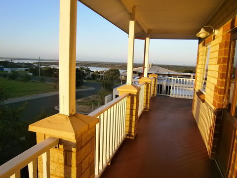 Baywatch Retreat Augusta - Accommodation Nelson Bay 26