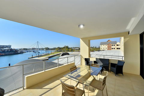 Dolphin Quay Apartments - Accommodation Nelson Bay 9