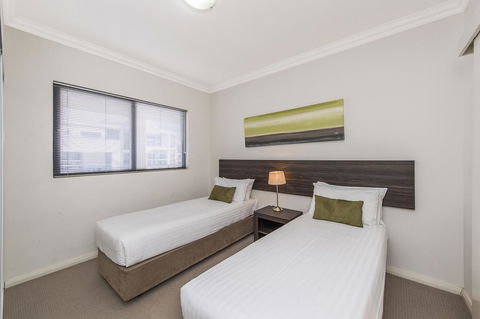 Dolphin Quay Apartments - Accommodation Nelson Bay 39