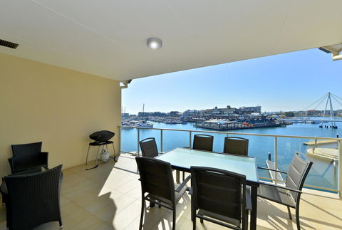 Dolphin Quay Apartments - Accommodation Nelson Bay 4