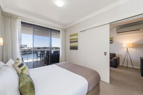 Dolphin Quay Apartments - Accommodation Nelson Bay 28