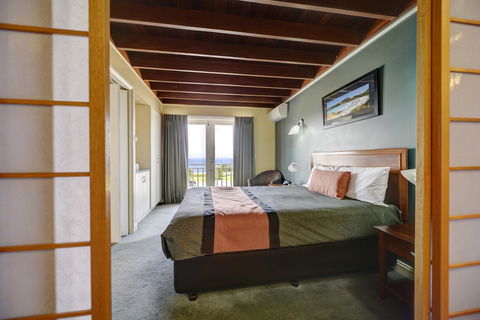 The Jetty Resort - Accommodation Nelson Bay 2