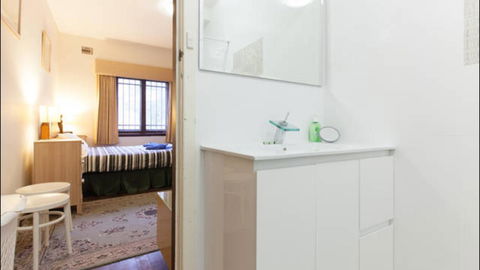 Broadway Apartments - Nelsons Bay Accommodation 5