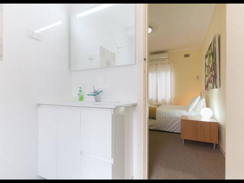 Broadway Apartments - Nelsons Bay Accommodation 39