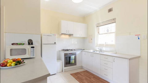 Broadway Apartments - Nelsons Bay Accommodation 21
