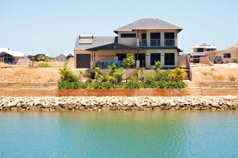 27 Corella Court - Nelsons Bay Accommodation 0