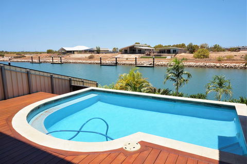 27 Corella Court - Nelsons Bay Accommodation 28
