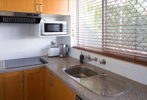 Cottesloe Beach On Napier - Accommodation Nelson Bay 4