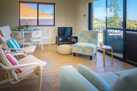 Cottesloe Beach On Napier - Accommodation Nelson Bay 0