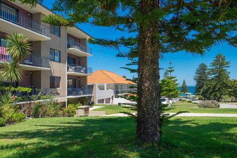Cottesloe Beach On Napier - Accommodation Nelson Bay 2