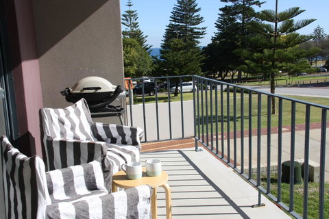 Cottesloe Beach On Napier - Accommodation Nelson Bay 1