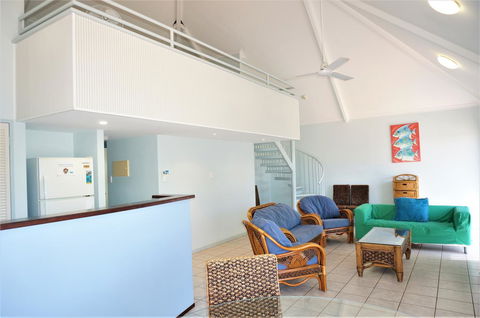 Osprey Holiday Village Unit 120 - Plenty Of Room For A Large Family - Nelsons Bay Accommodation 0
