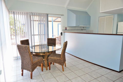 Osprey Holiday Village Unit 120 - Plenty Of Room For A Large Family - Nelsons Bay Accommodation 5