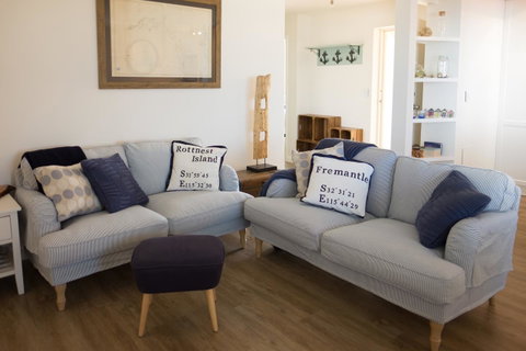 Cottesloe Blue Apartment - Executive Escapes - Accommodation Nelson Bay 7