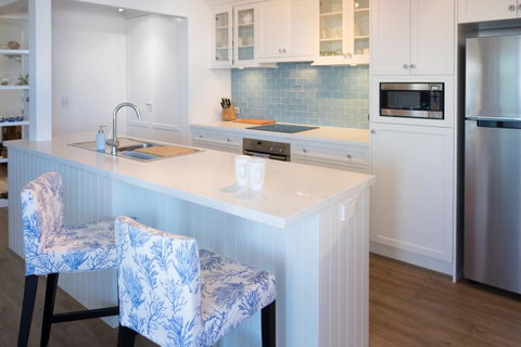 Cottesloe Blue Apartment - Executive Escapes - Accommodation Nelson Bay 8