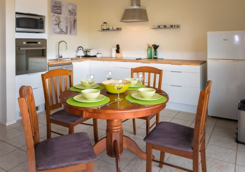 Cottesloe Sea Bliss Apartment - Accommodation Nelson Bay 4