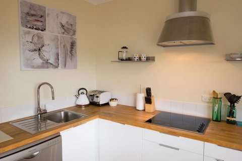 Cottesloe Sea Bliss Apartment - Accommodation Nelson Bay 9