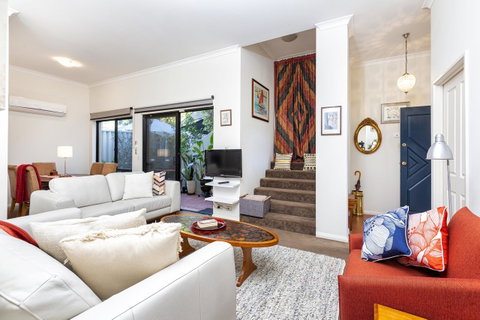 Como Executive Apartment - Accommodation Nelson Bay 9