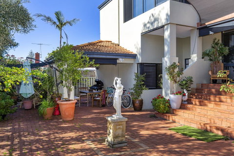 Como Executive Apartment - Accommodation Nelson Bay 16