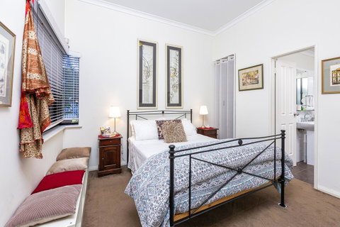 Como Executive Apartment - Accommodation Nelson Bay 6