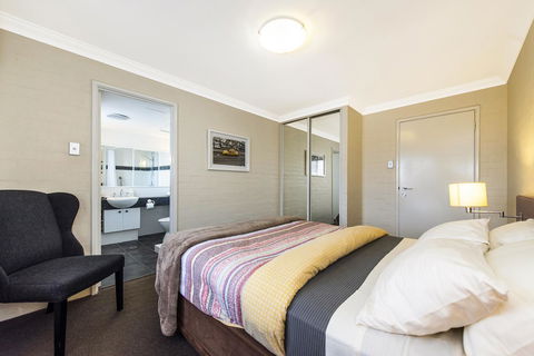 Subiaco Village 18 - Nelsons Bay Accommodation 13