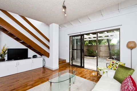 Heart Of Subiaco - Nelsons Bay Accommodation 1