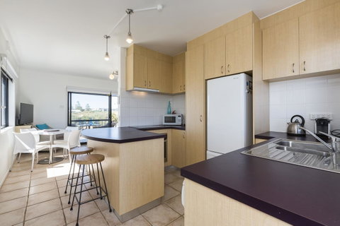 Cottesloe Marine Apartment - Executive Escapes - Accommodation Nelson Bay 10