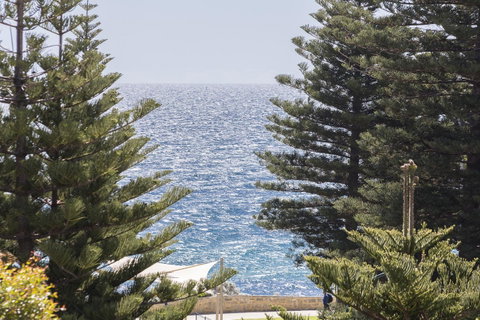 Cottesloe Marine Apartment - Executive Escapes - Accommodation Nelson Bay 3