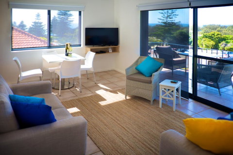 Cottesloe Marine Apartment - Executive Escapes - Accommodation Nelson Bay 4