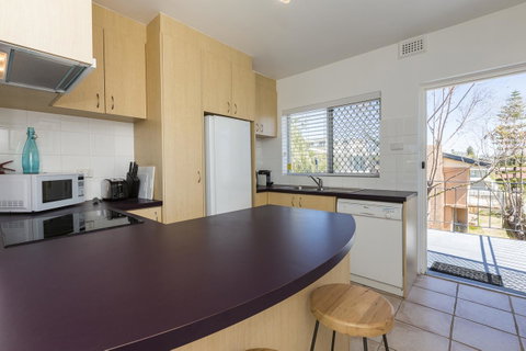 Cottesloe Marine Apartment - Executive Escapes - Accommodation Nelson Bay 9