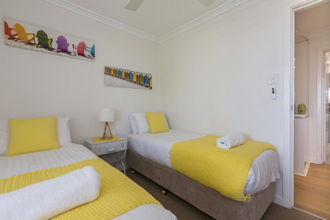Cottesloe Beach Pines Apartment - Accommodation Nelson Bay 7