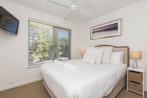 Cottesloe Beach Pines Apartment - Accommodation Nelson Bay 5