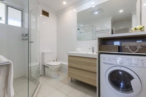 Cottesloe Beach Pines Apartment - Accommodation Nelson Bay 10