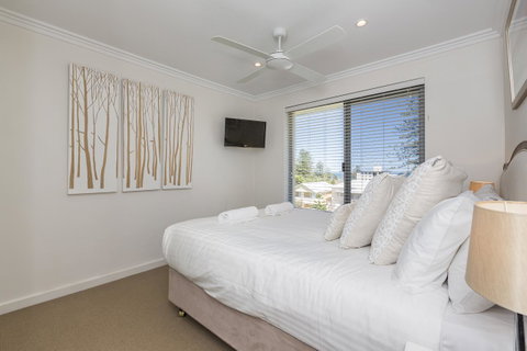 Cottesloe Beach Pines Apartment - Accommodation Nelson Bay 6