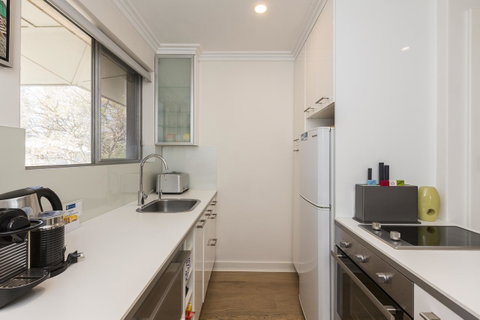 Cottesloe Beach Pines Apartment - Accommodation Nelson Bay 2