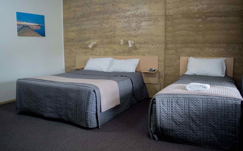 Hopetoun Motel & Chalet Village - Nelsons Bay Accommodation 0
