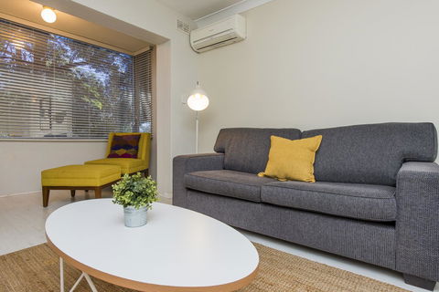 Townshend Rd - Nelsons Bay Accommodation 3