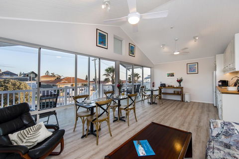 North Beach BnB - Nelsons Bay Accommodation 6