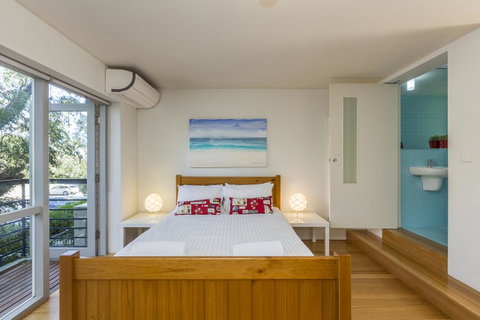 Cottesloe Tree Top Studio - Executive Escapes - Accommodation Nelson Bay 8