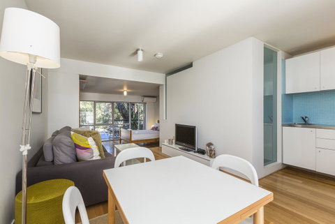 Cottesloe Tree Top Studio - Executive Escapes - Accommodation Nelson Bay 1