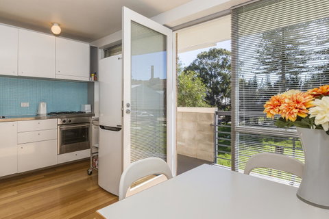 Cottesloe Tree Top Studio - Executive Escapes - Accommodation Nelson Bay 5