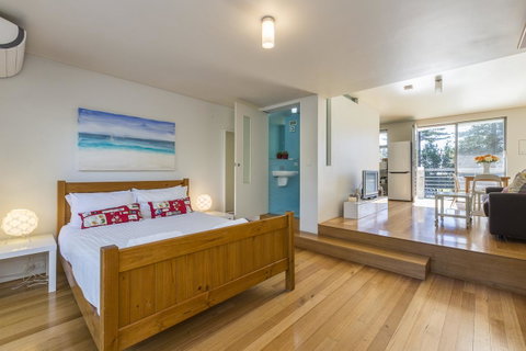 Cottesloe Tree Top Studio - Executive Escapes - Accommodation Nelson Bay 0