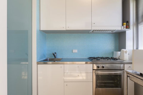 Cottesloe Tree Top Studio - Executive Escapes - Accommodation Nelson Bay 4